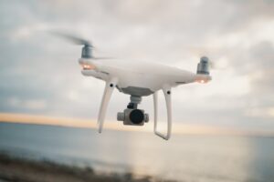 Jaki dron z kamerą wybrać do filmów i zdjęć?
